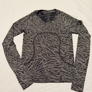 lululemon athletica Gray Animal Print Long Sleeve Top